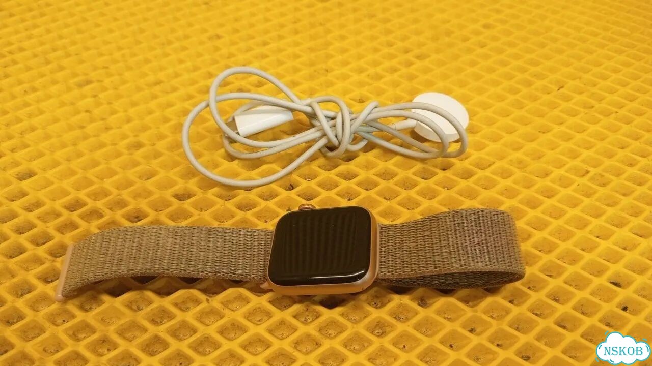Часы Apple Watch SE 40 mm 2 поколение фото 1