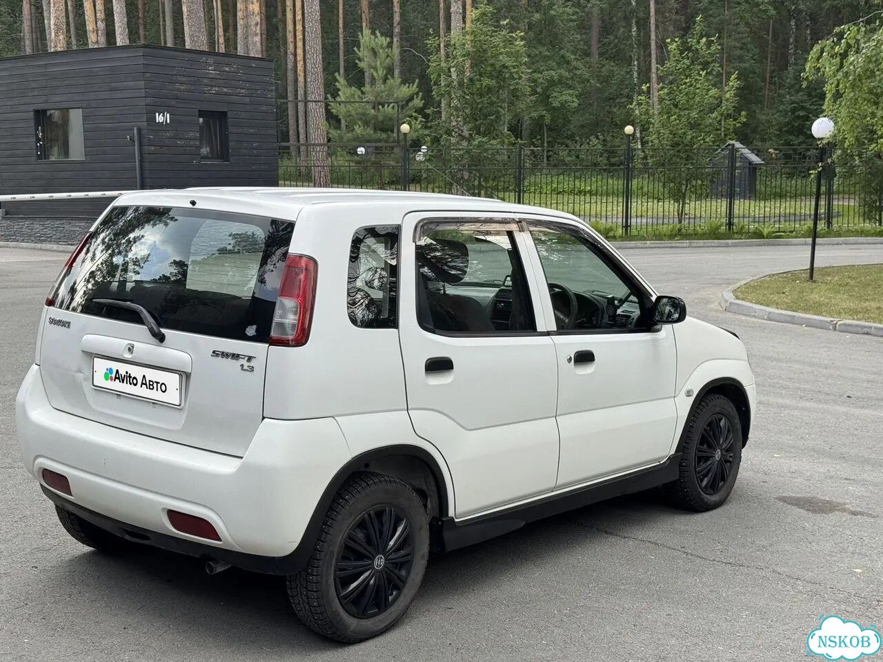 Suzuki Swift 1.3 AT, 2003, 173 000 км фото 11