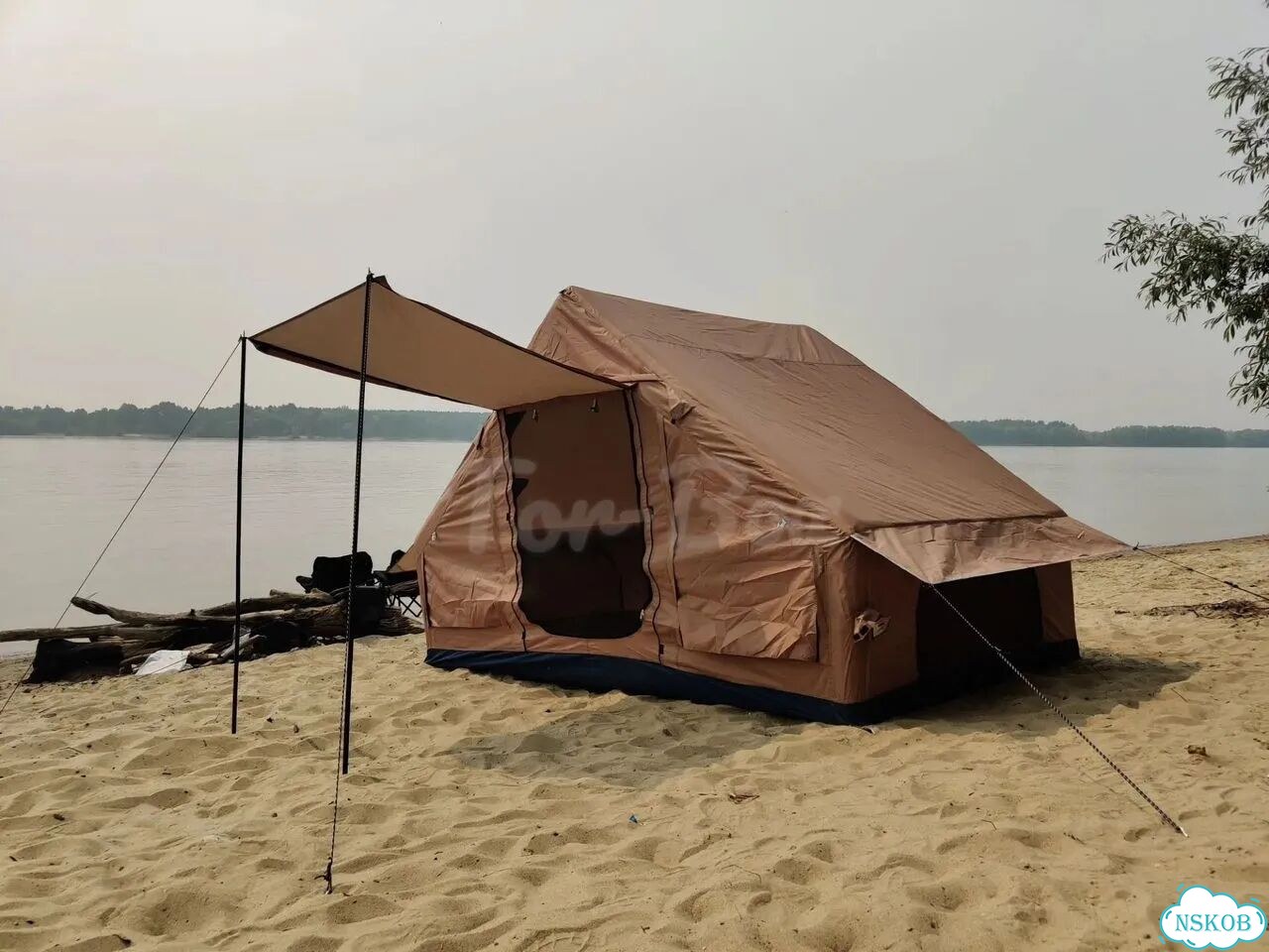 Палатка надувная 210*300*200 см фото 2