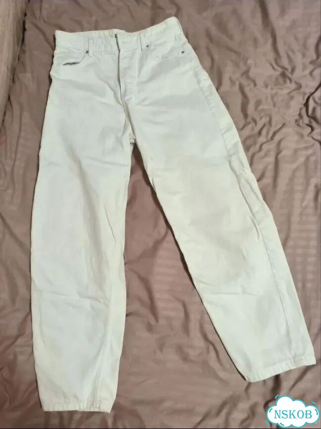 Джинсы mom fit белые фото 1