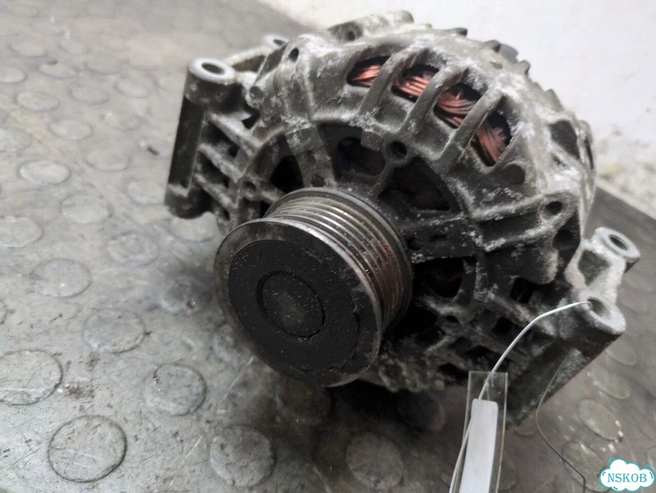 Генератор Audi A4 (B7) фото 3