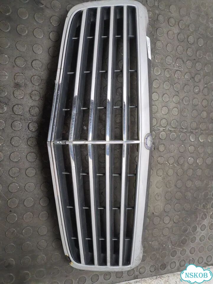 Решетка радиатора Mercedes E W211 фото 1