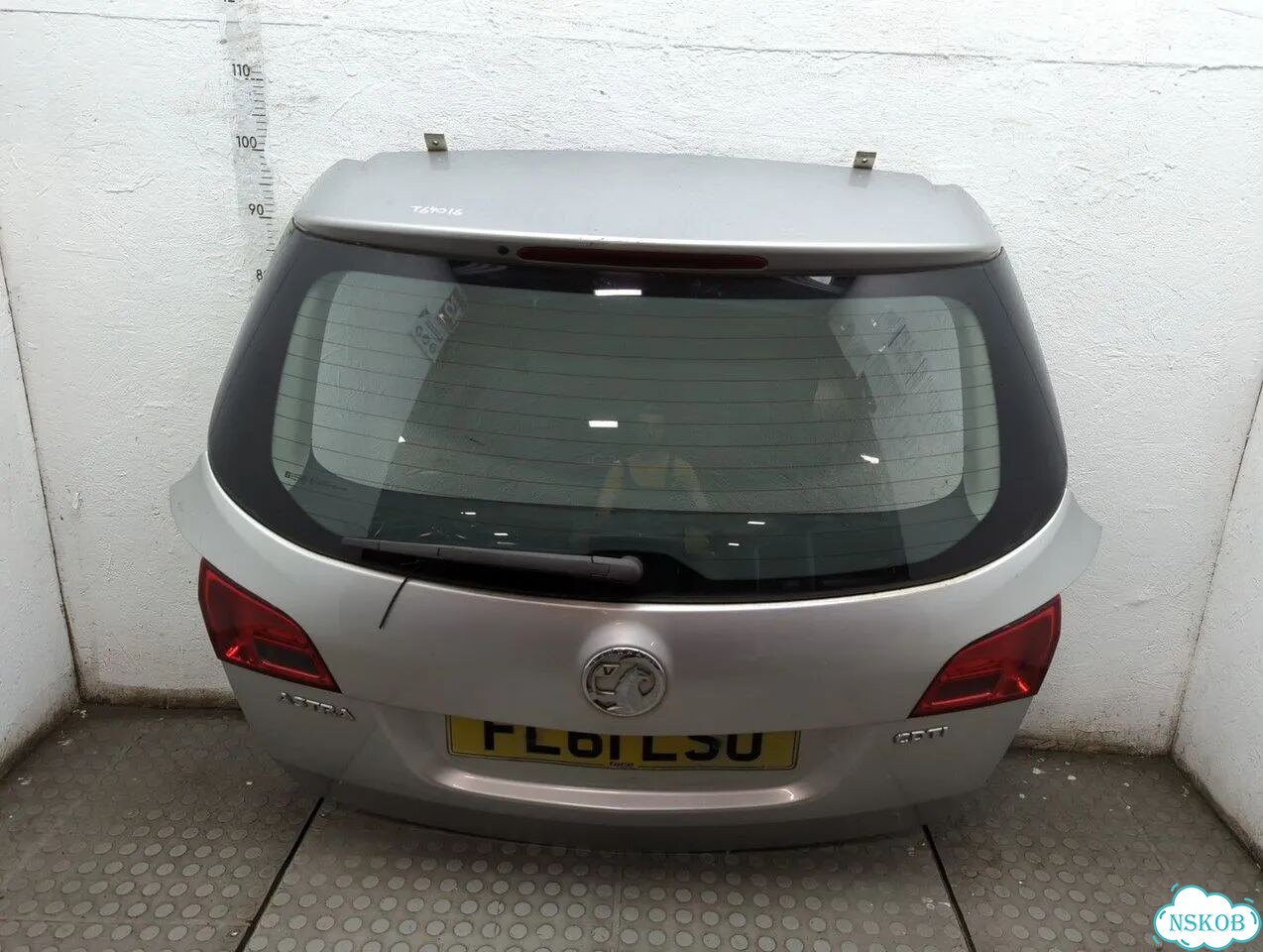 Крышка багажника Opel Astra J фото 1