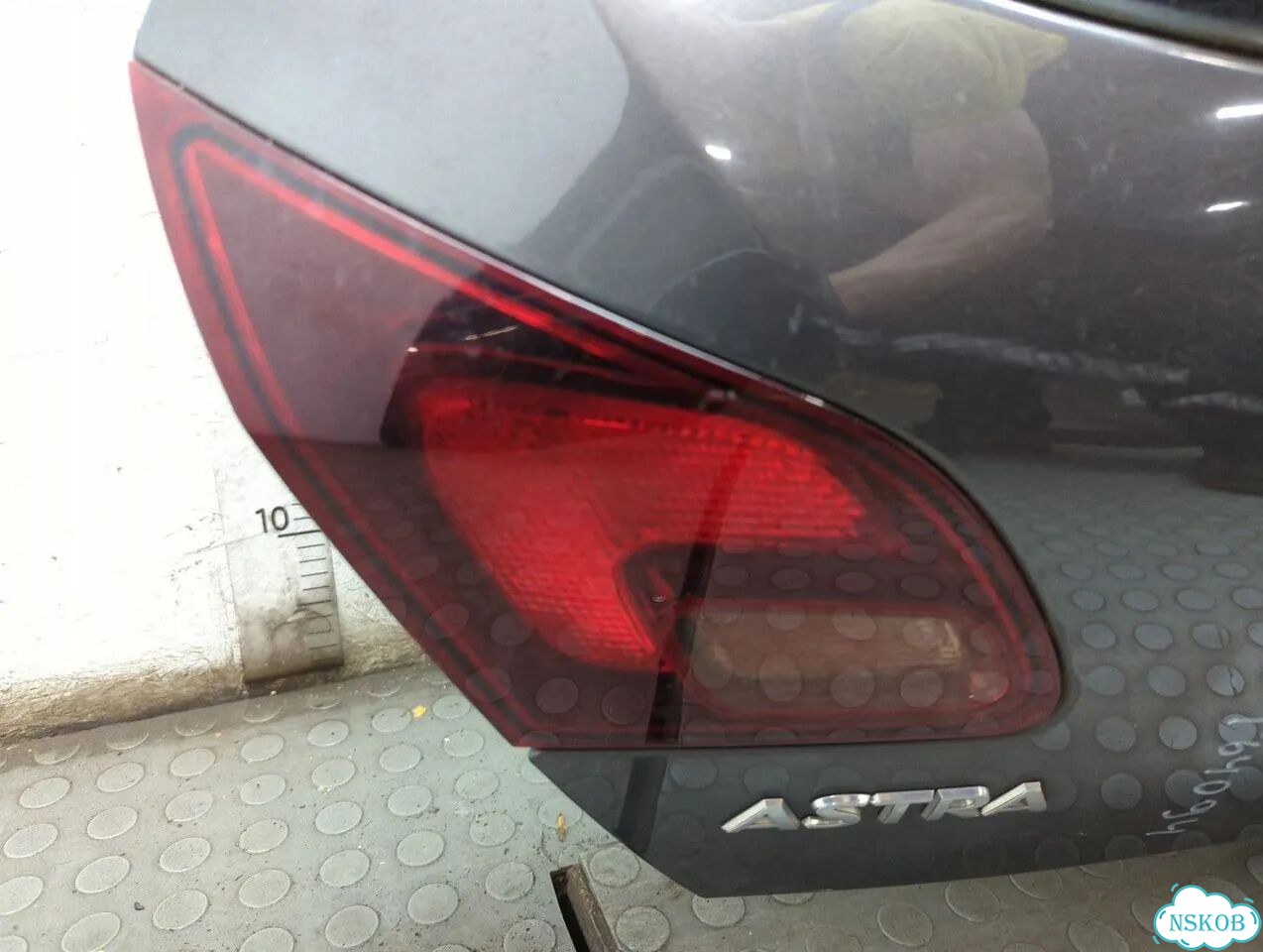 Крышка багажника Opel Astra J фото 3