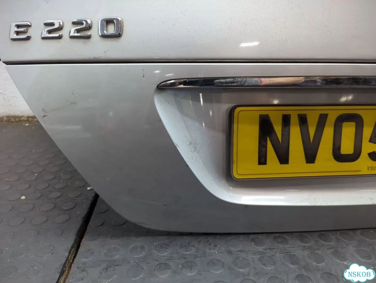 Крышка багажника Mercedes E W211 фото 5