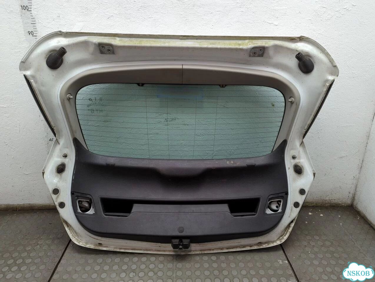 Крышка багажника Opel Astra J фото 8