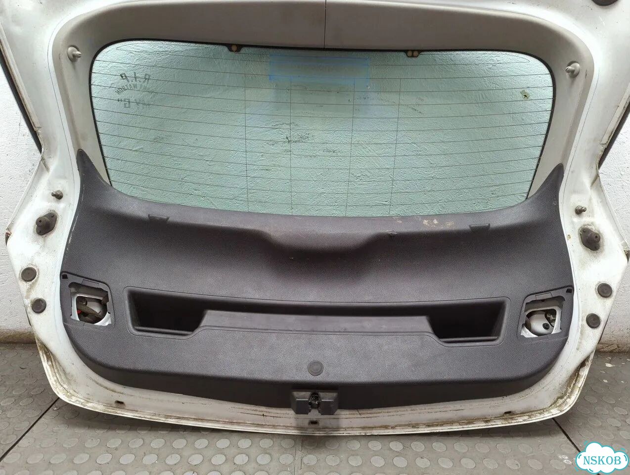 Крышка багажника Opel Astra J фото 9