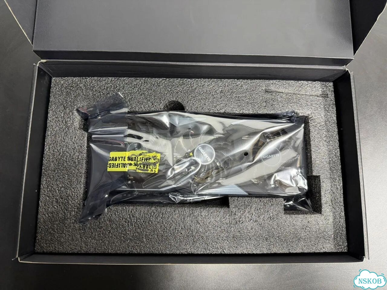 Видеокарта gigabyte RX 5700XT фото 4