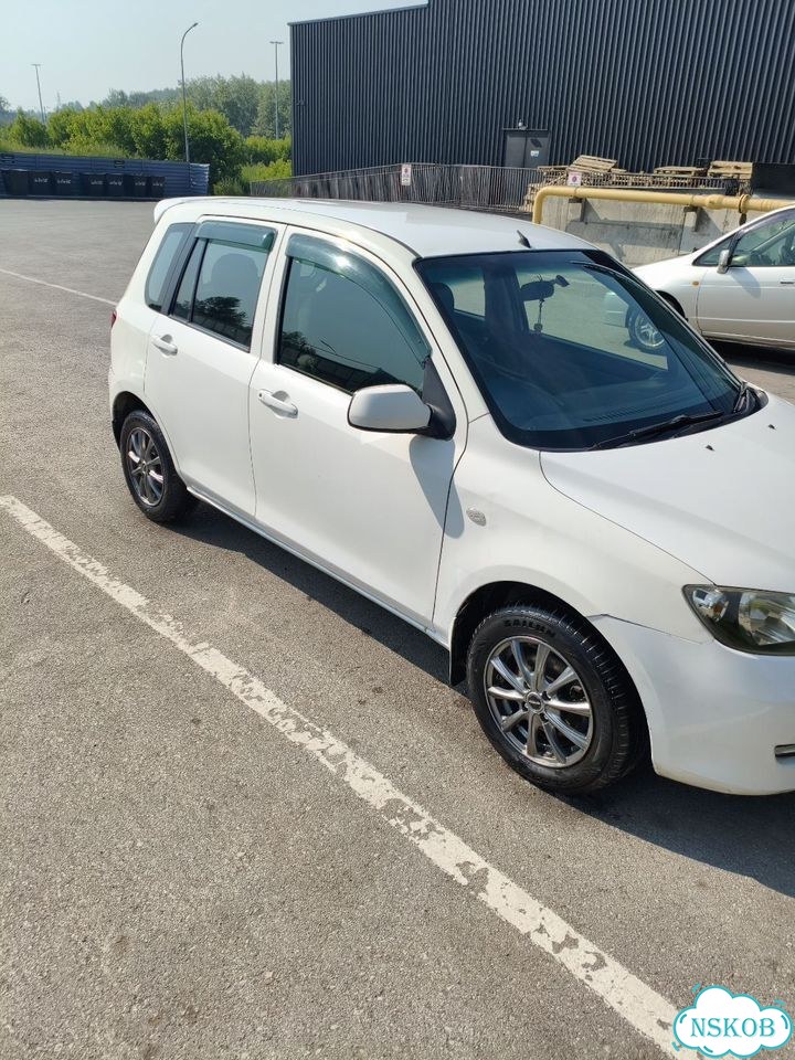 Mazda Demio 1.4 AT, 2004, 235 985 км фото 10