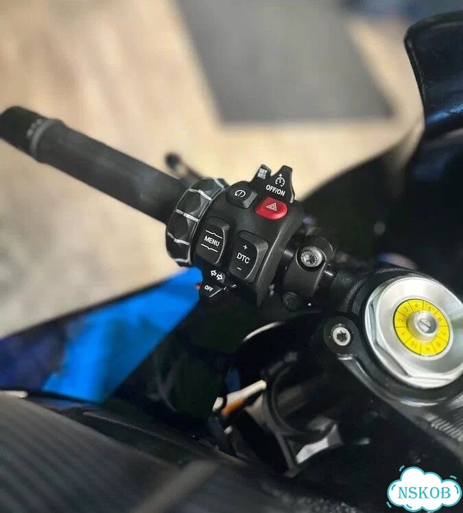 BMW M 1000 RR, 2025 фото 12