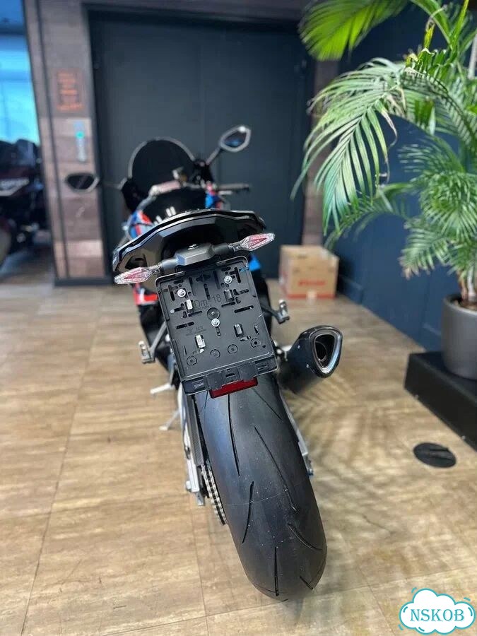 BMW M 1000 RR, 2025 фото 9
