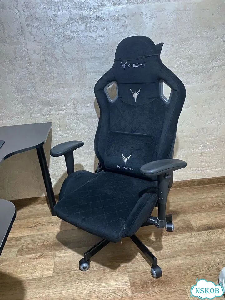Компьютерное кресло Knight Outrider фото 1