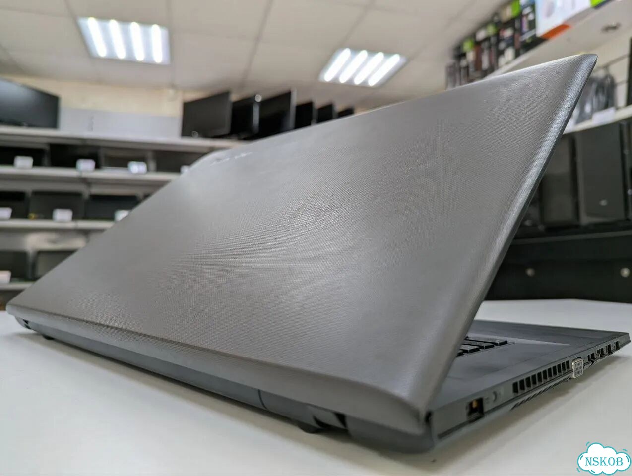 Большой Lenovo 17.3 SSD 12Gb Для Работы Дома фото 6