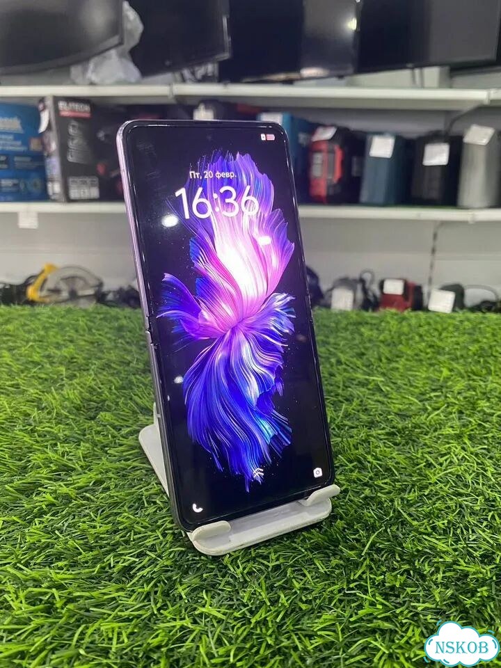 vivo X Flip, 12/256 ГБ, 2 SIM фото 1