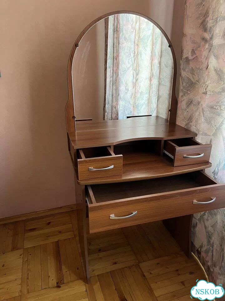 Трюмо с зеркалом бу фото 3