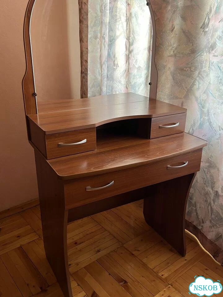 Трюмо с зеркалом бу фото 4