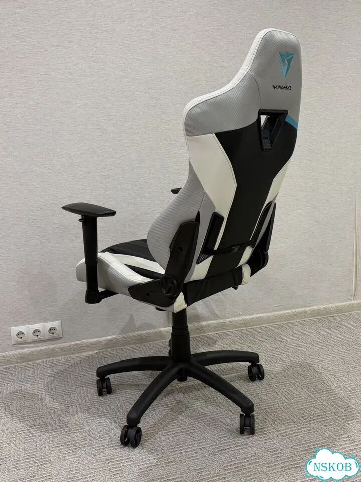 Игровое кресло Thunderx3 TCR фото 2