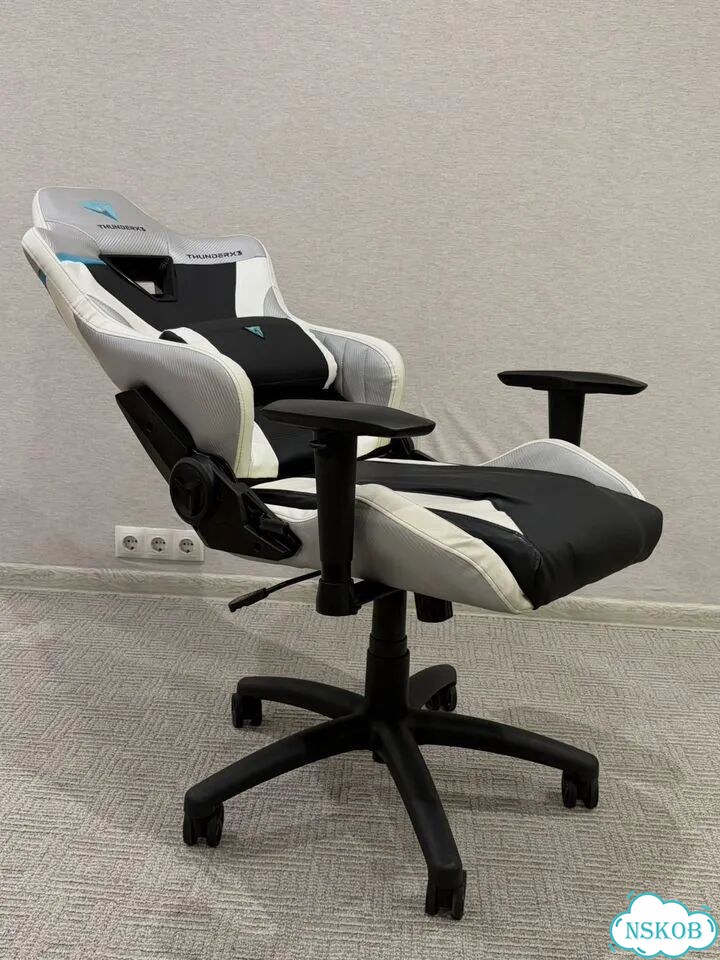 Игровое кресло Thunderx3 TCR фото 6
