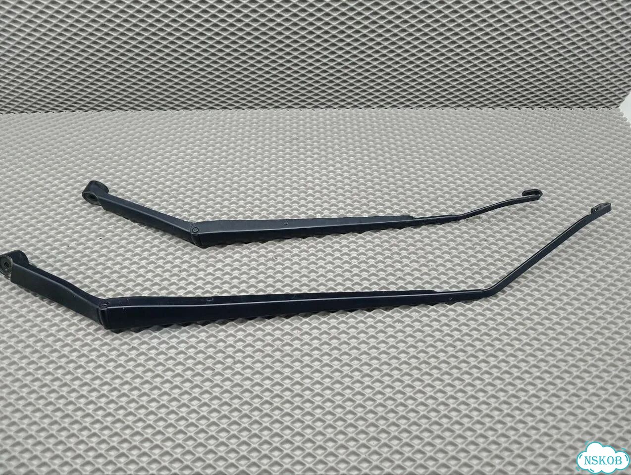 Поводок стеклоочистителя toyota nadia ACN10 1azfse фото 1