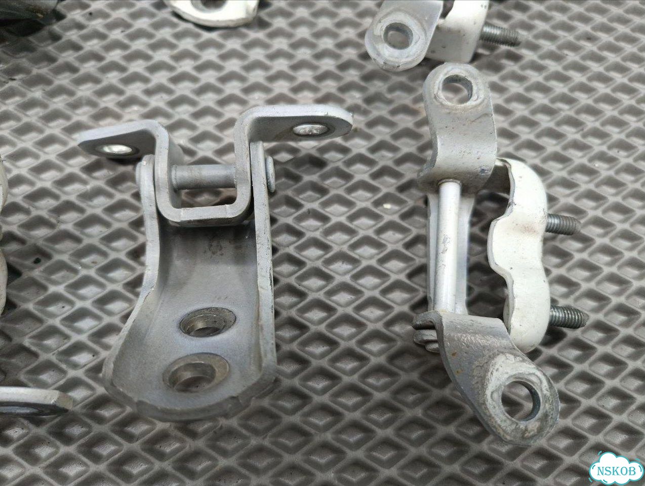 Петля двери toyota camry ACV30 2AZ-FE 2005 фото 4
