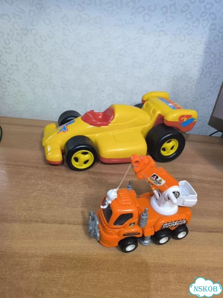 Машинка игрушка фото 1
