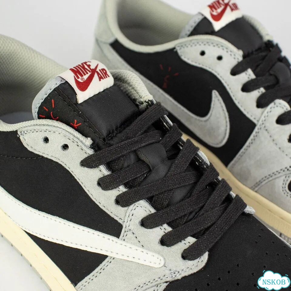 Кроссовки Air Jordan 1 Low x Travis Scott Light Grey фото 5