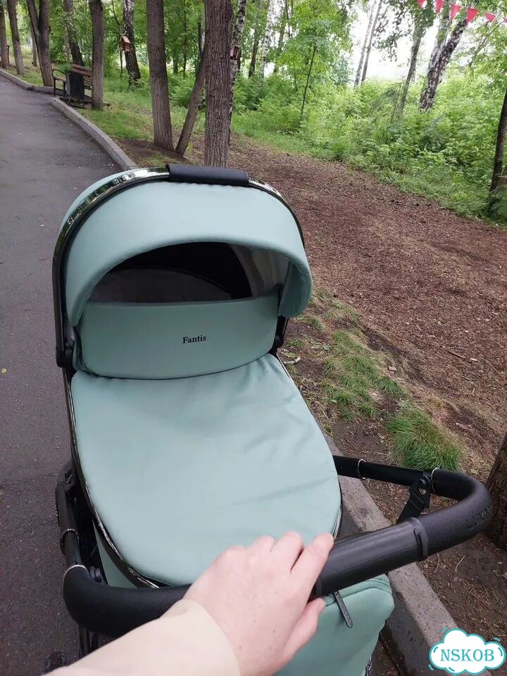 Коляска Luxmom 3 в 1 модель 777 фото 10