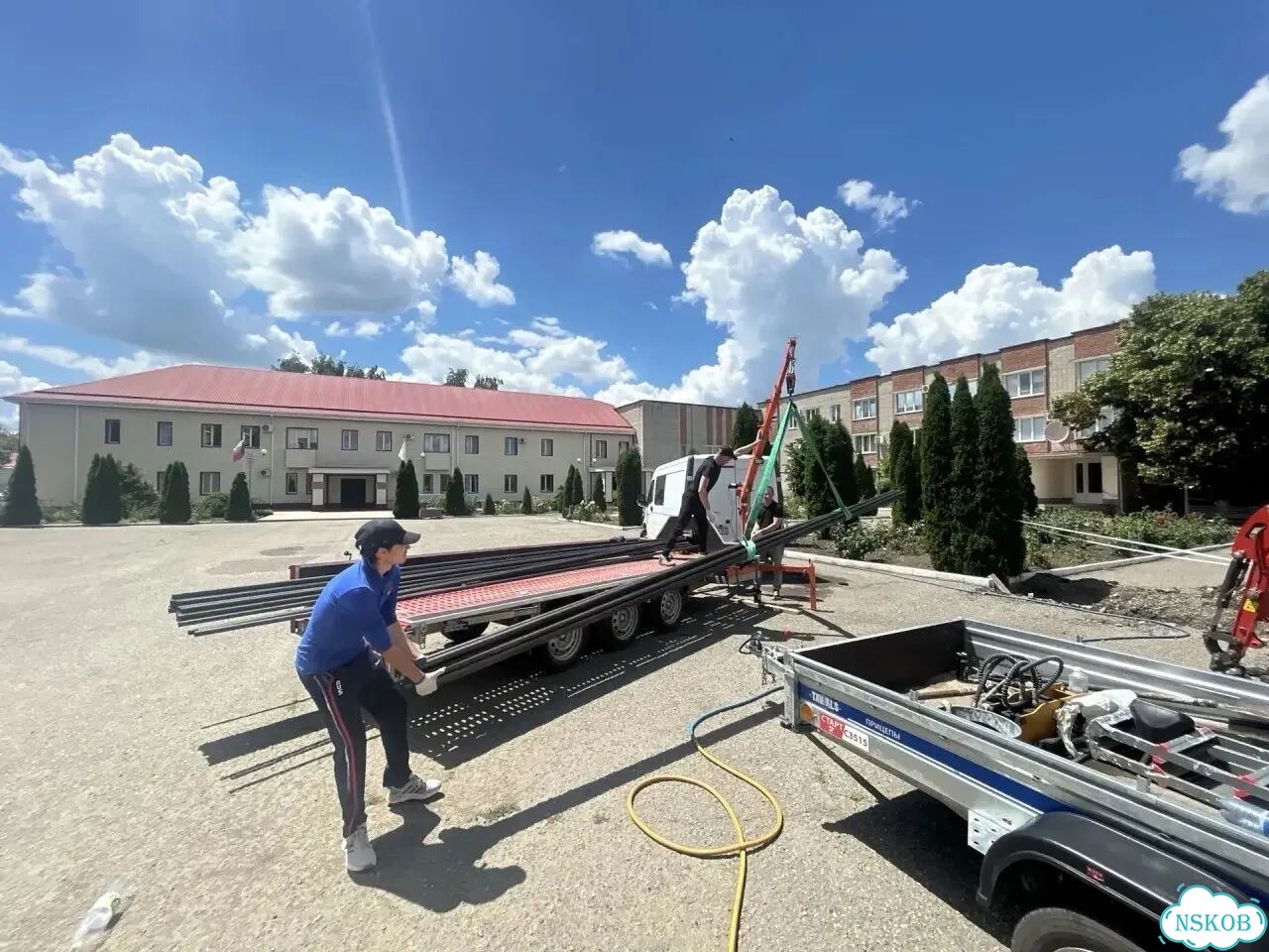 Прицеп эвакуатор с краном универсальный фото 9