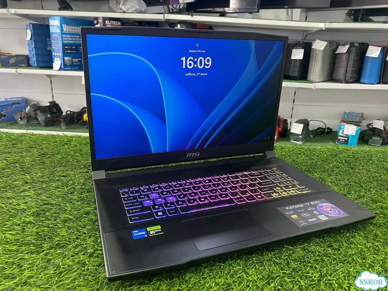 Ноутбук MSI Katana 17 B12VEK-1446XRU фото 1