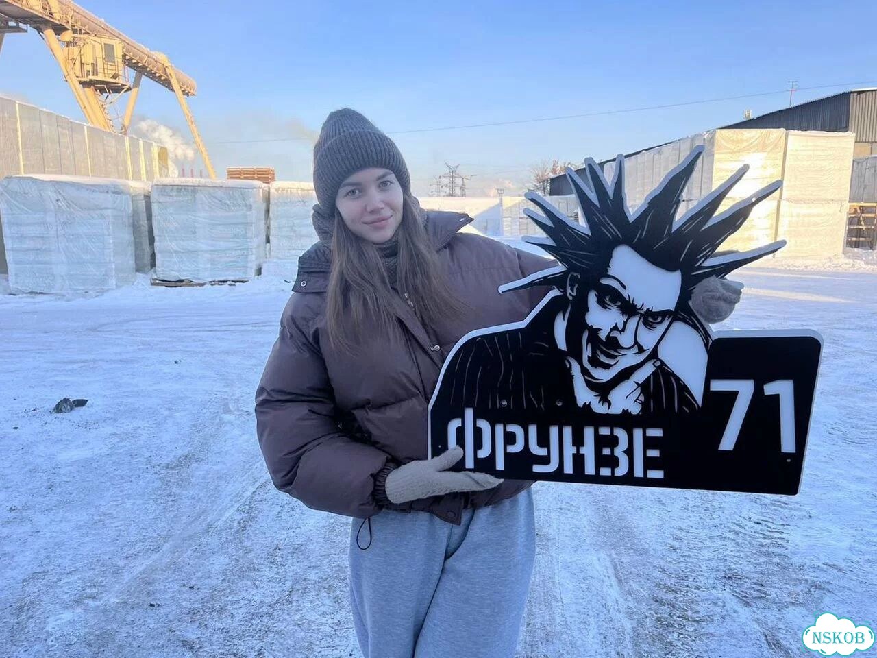 Красивая вывеска для дома металл фото 8