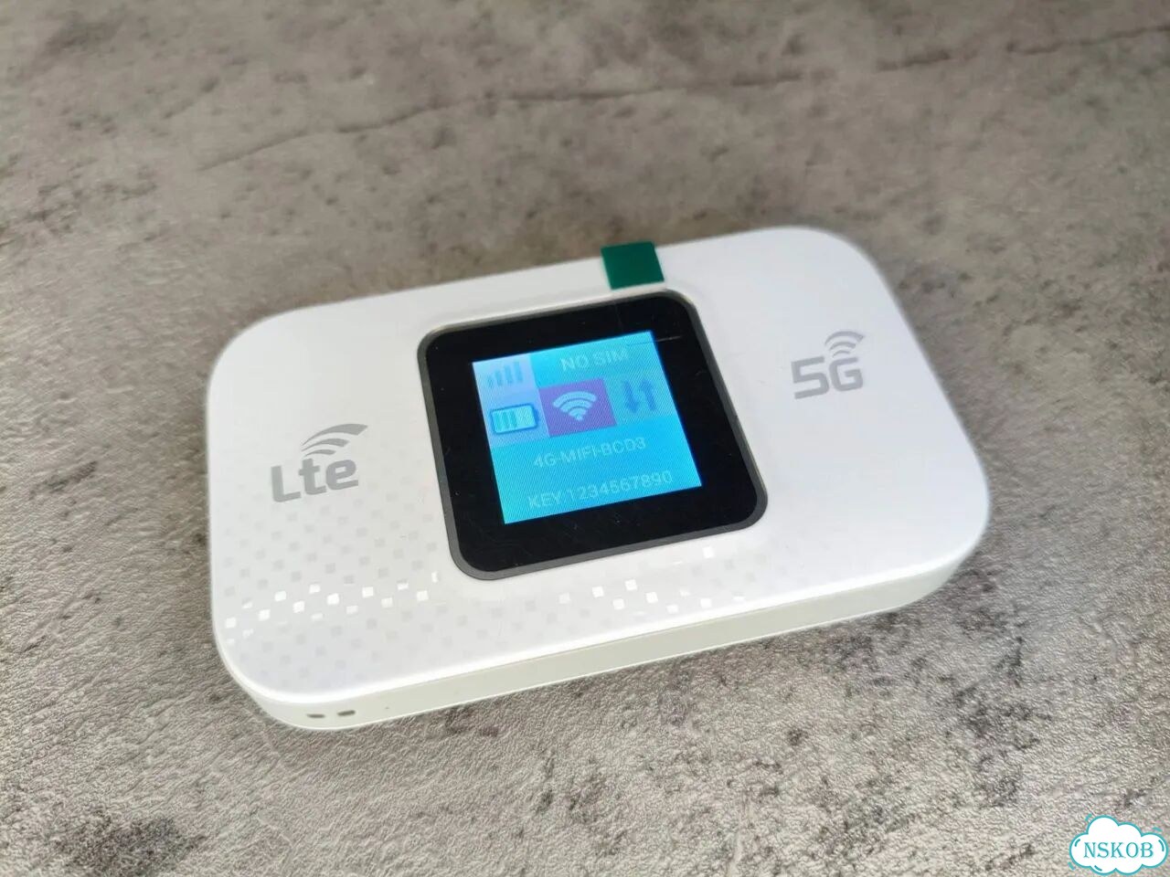 Карманный 4G WiFi роутер модем с дисплеем АКБ 3000 фото 2