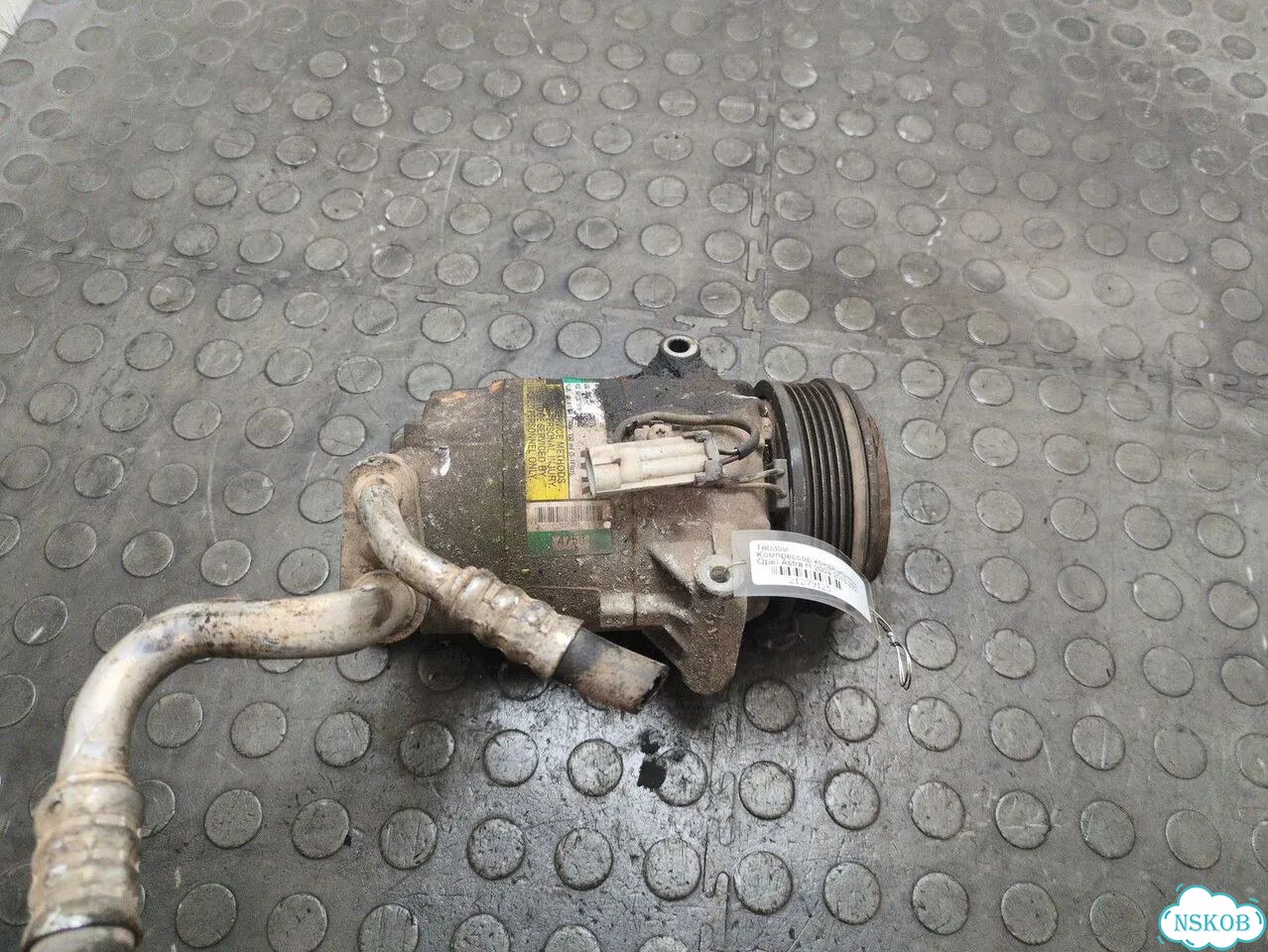 Компрессор кондиционера Opel Astra H фото 1