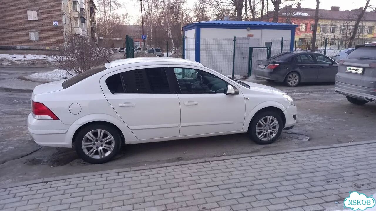 Opel Astra 1.8 AT, 2012, 136 000 км фото 10
