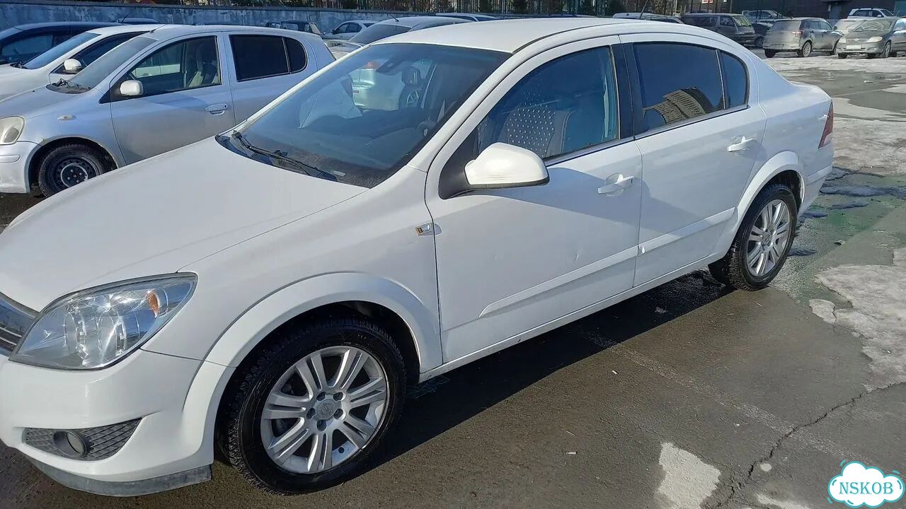 Opel Astra 1.8 AT, 2012, 136 000 км фото 3