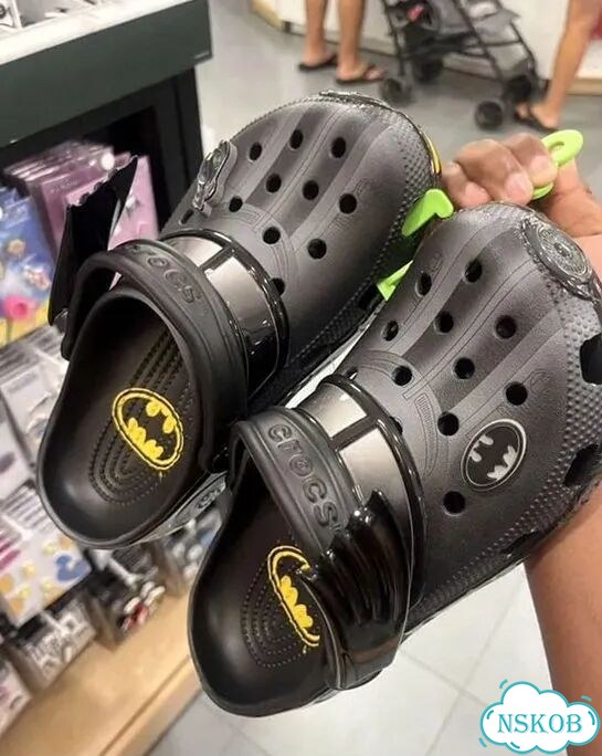 Crocs batman фото 3
