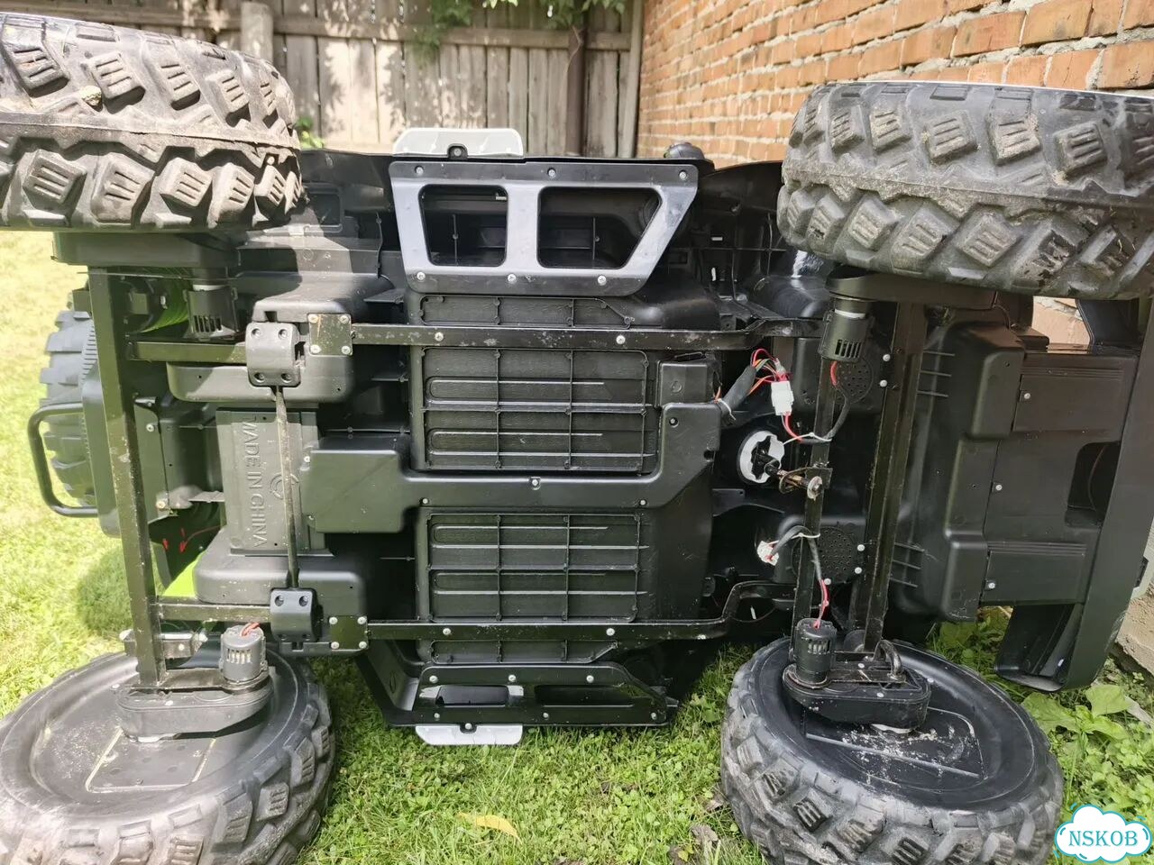 Детский электромобиль jeep wrangler фото 7