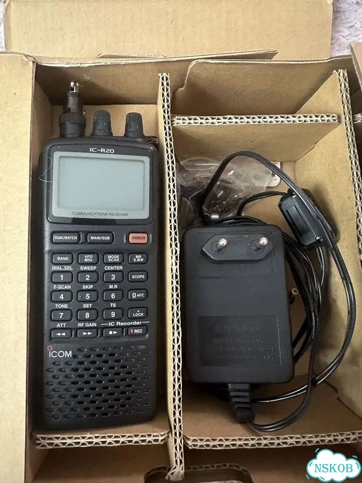 Сканирующий приемник Icom IC-R20 фото 1