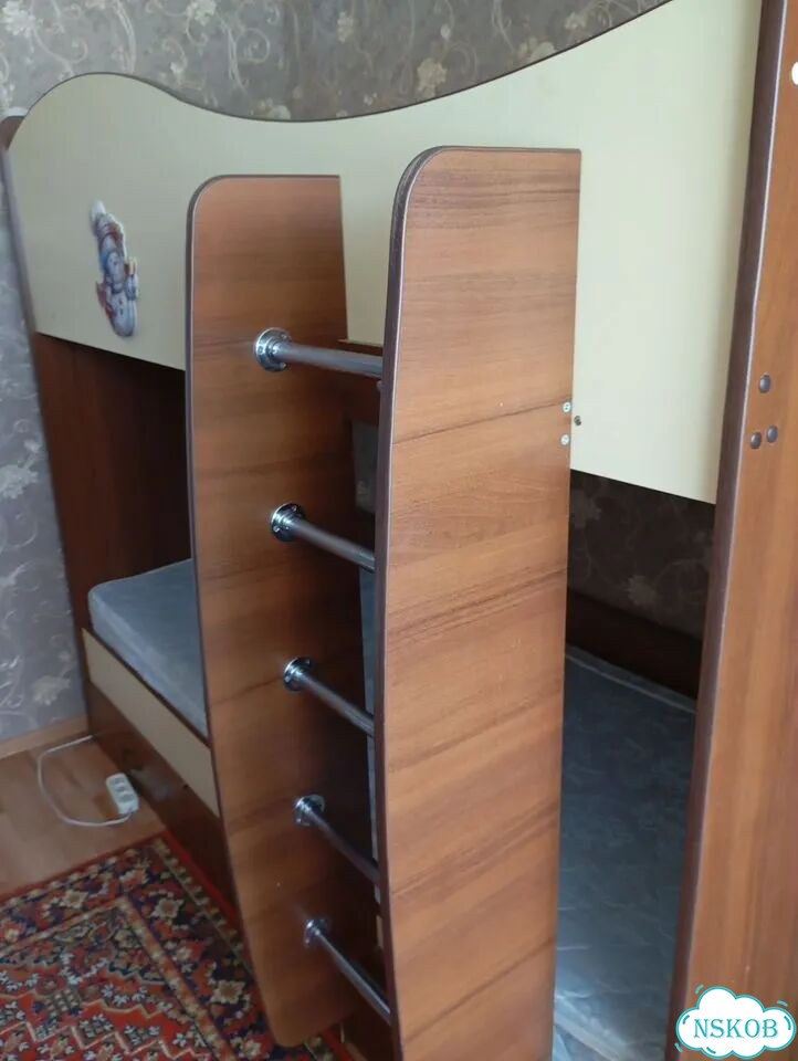 Двухъярусная кровать бу с матрасами фото 2