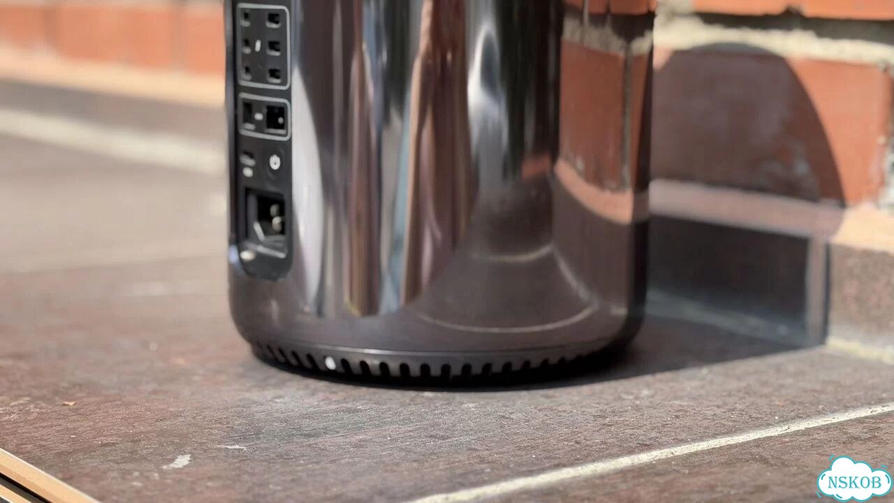 Mac Pro 6 core 16 gb 512 gb D300 фото 9