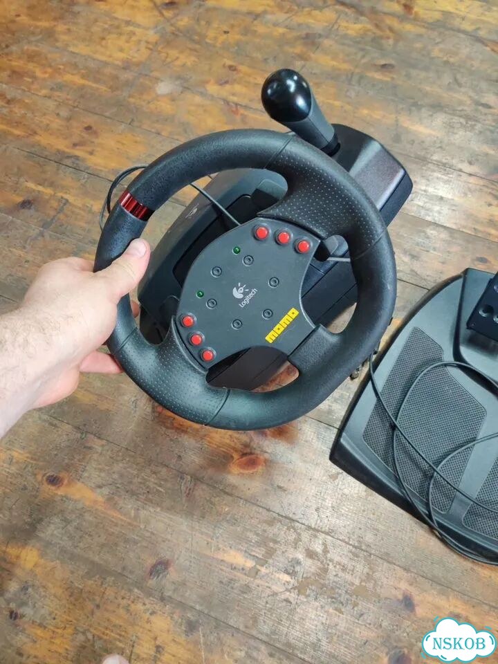 Руль logitech momo фото 2