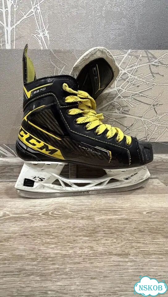 Хоккейные коньки CCM SuperTacks 9370 фото 3