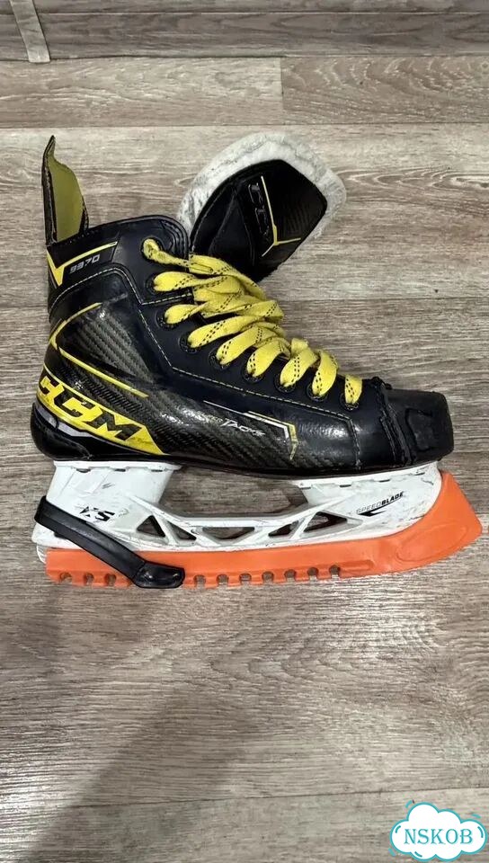 Хоккейные коньки CCM SuperTacks 9370 фото 4