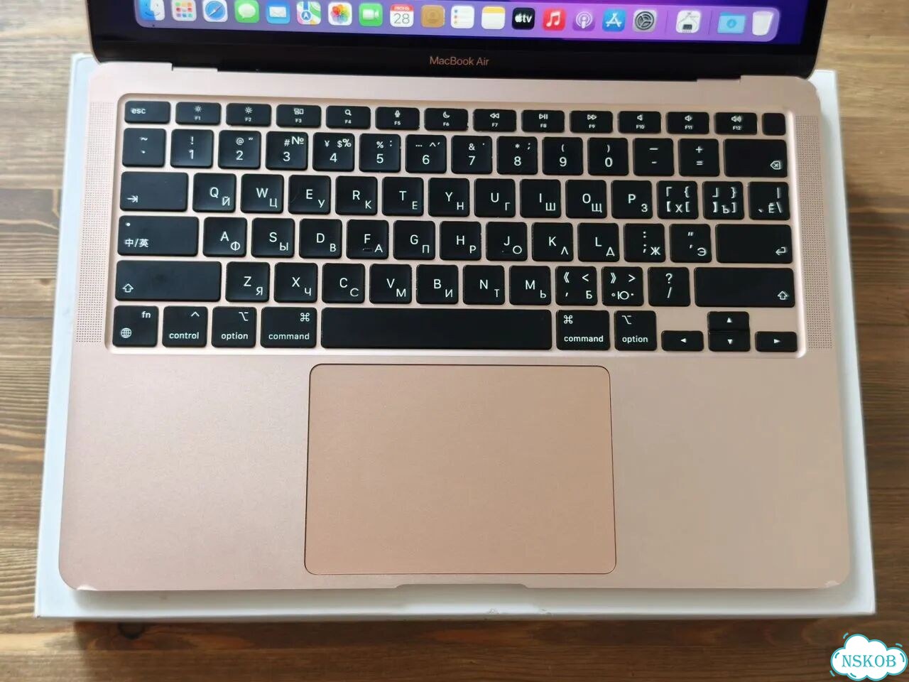 Хороший Macbook Air M1 8/256 Gold АКБ 93% фото 4