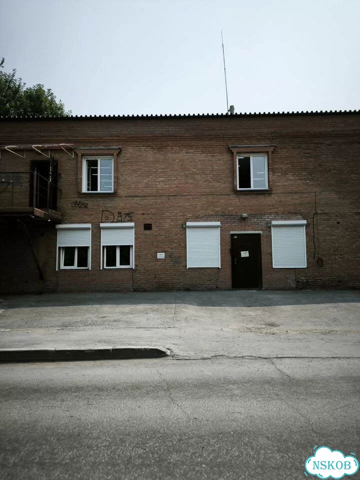 Гараж, > 30 м² фото 1