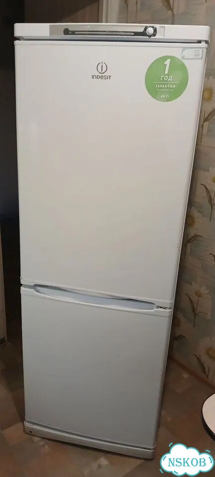 Холодильник бу фото 1