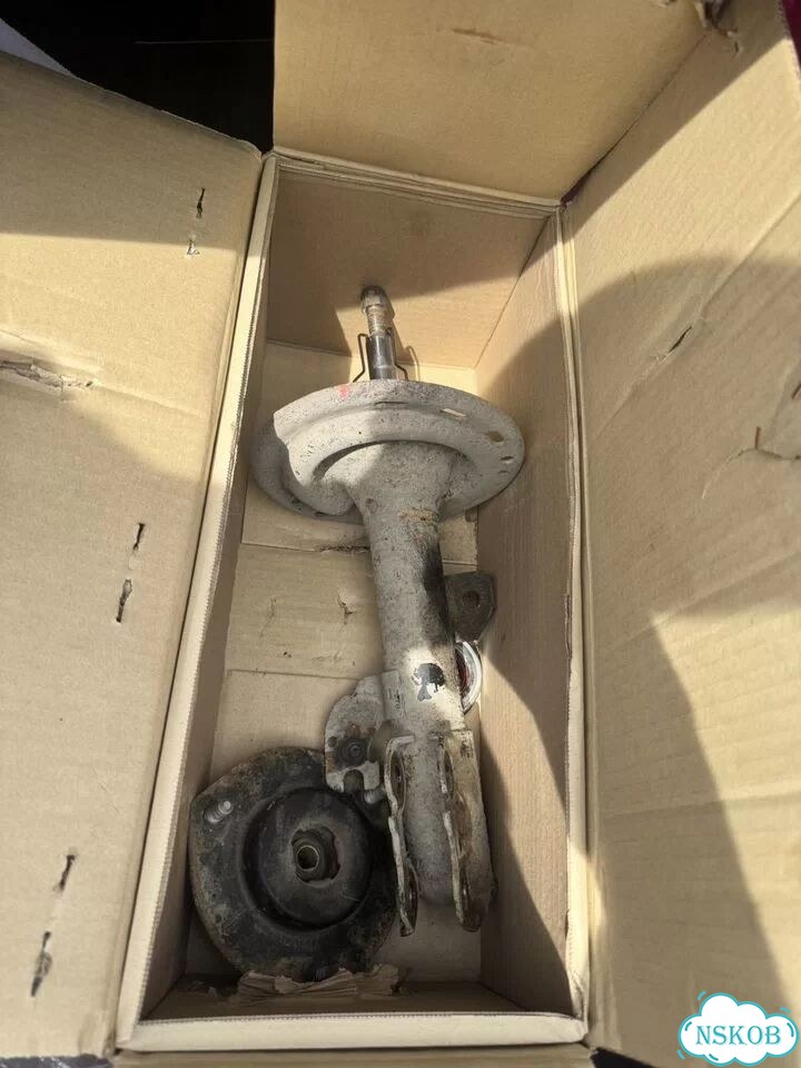Стойки амортизатора и опоры toyota camry xv40 фото 2