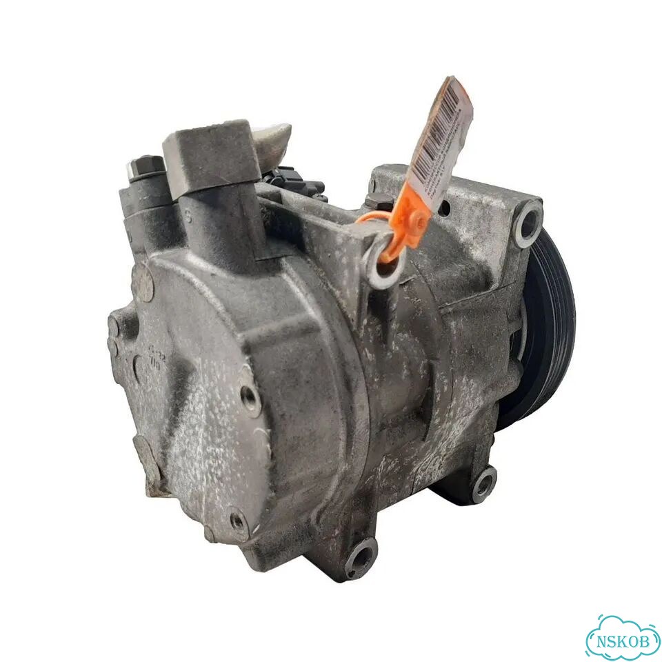 Компрессор кондиционера nissan cedric / gloria Y34 2,0L VQ20DE фото 2