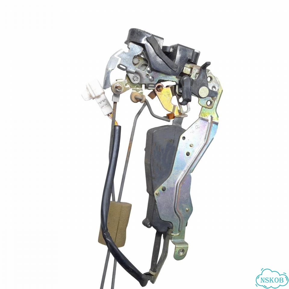 Замок боковой двери toyota carina ED ST200 1,8L 4S-FE фото 1