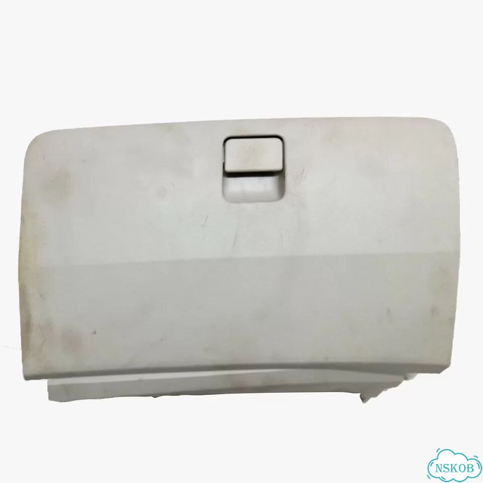 Бардачок / крышка бардачка nissan march K12 1,0L CR10DE фото 1
