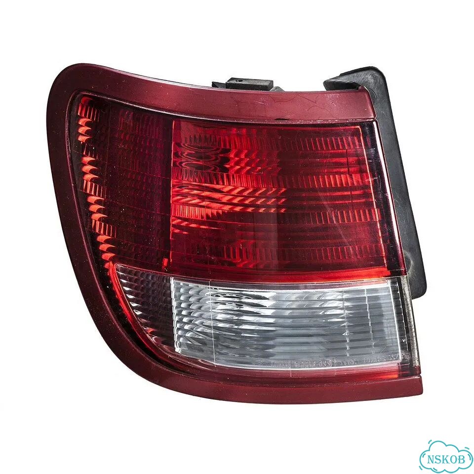Стоп сигнал nissan expert venw11 2,2L YD22DD фото 1